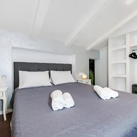 Deluxe A&a - 2 * Rovinj