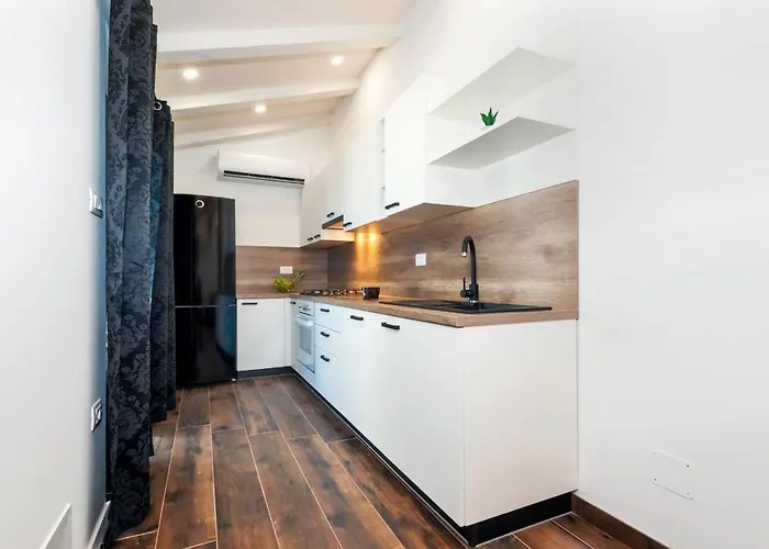 Deluxe A&a - 2 * רוביני