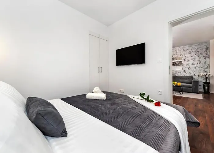 Deluxe A&a - 2 * רוביני