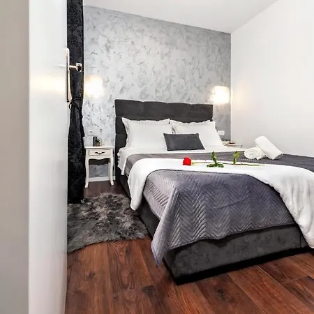 Deluxe A&a - 2 Apartment