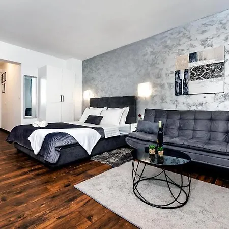 Deluxe A&a - 2 רוביני