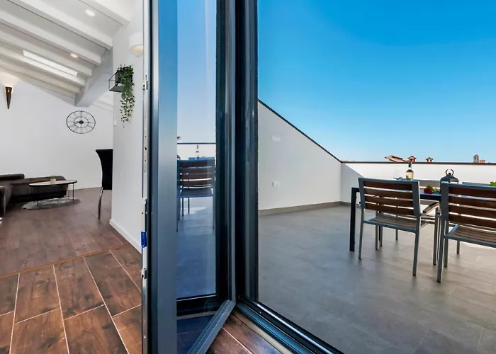 Deluxe A&a - 2 רוביני