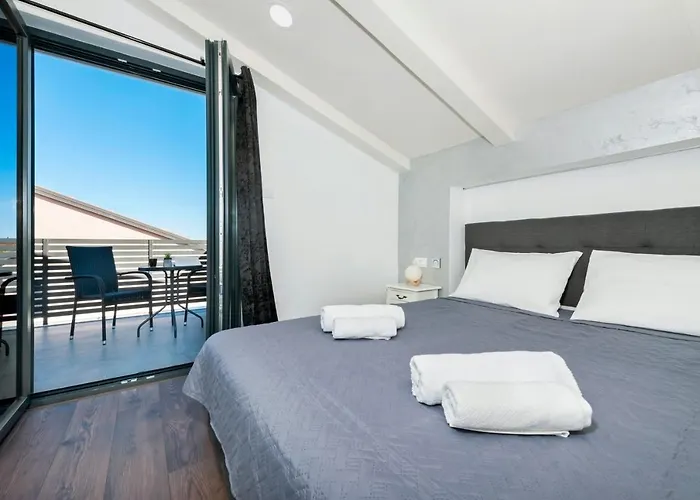 Deluxe A&a - 2 * רוביני