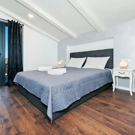 Deluxe A&a - 2 * Rovinj