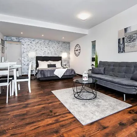 Deluxe A&a - 2 * Rovinj