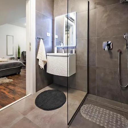 Deluxe A&a - 2 Apartment