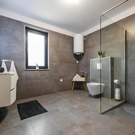 Deluxe A&a - 2 Apartment